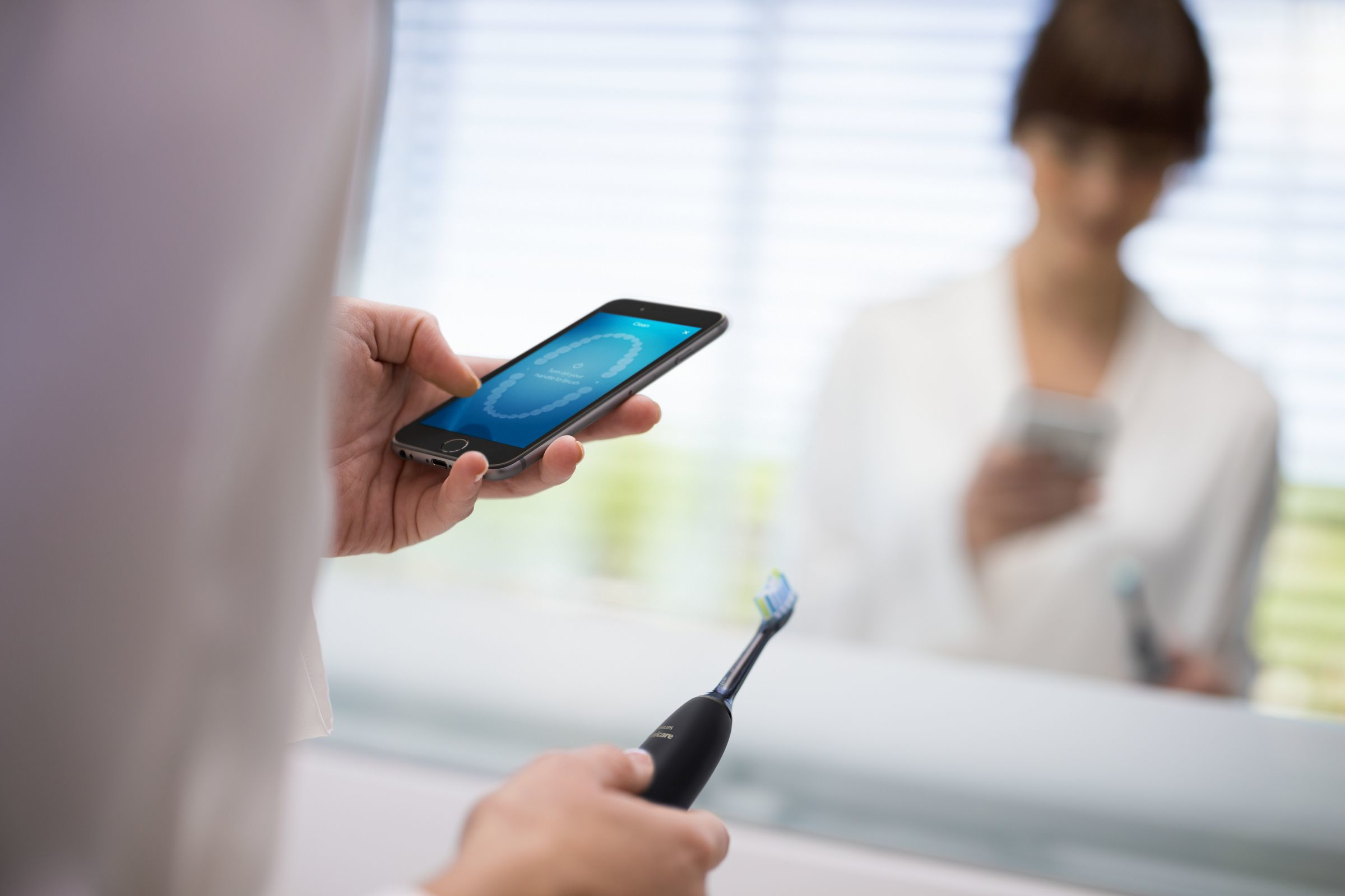 Philips_HX9924-13 zahnbürste app mit frau