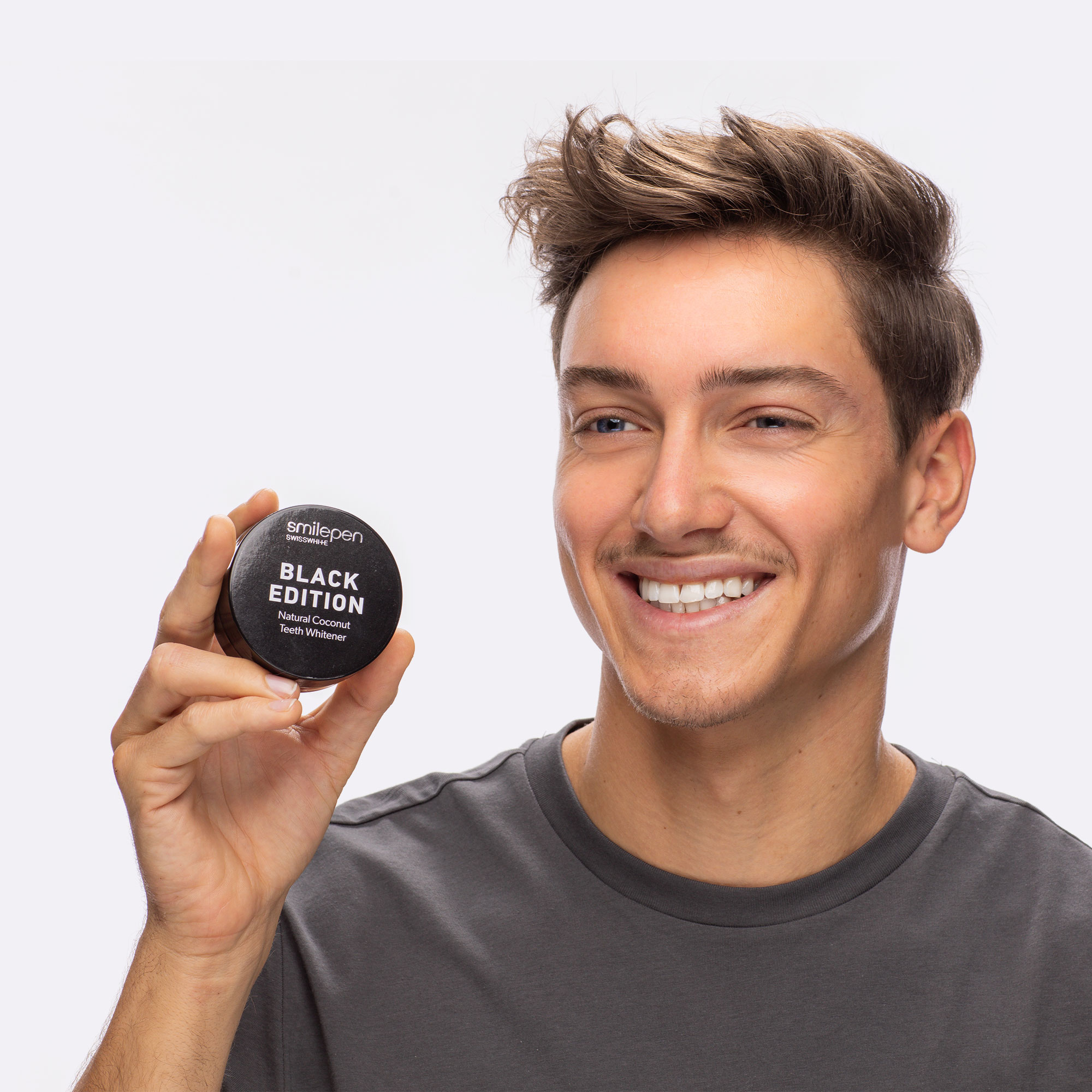 smilepen black edition zahn puder mit Mann